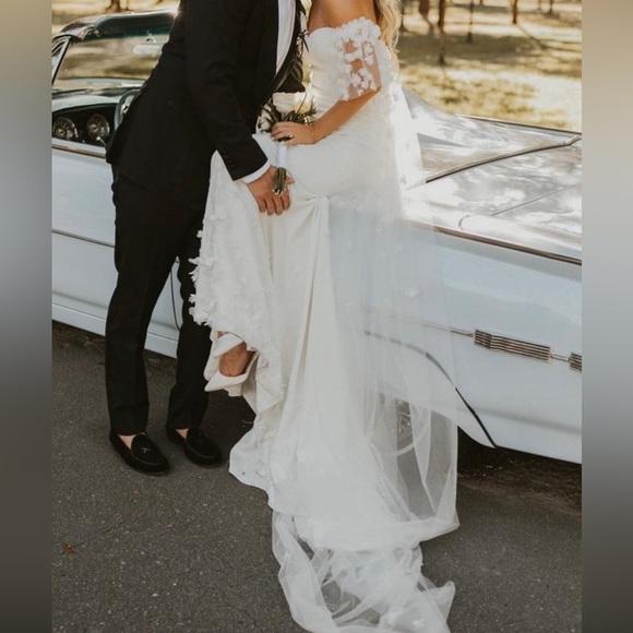 BESPOKE BRIDAL CAPE - Never worn - Picture 4 of 4